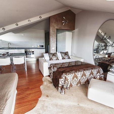 Cute & Cozy Terrace Apartment Бергамо Стая снимка