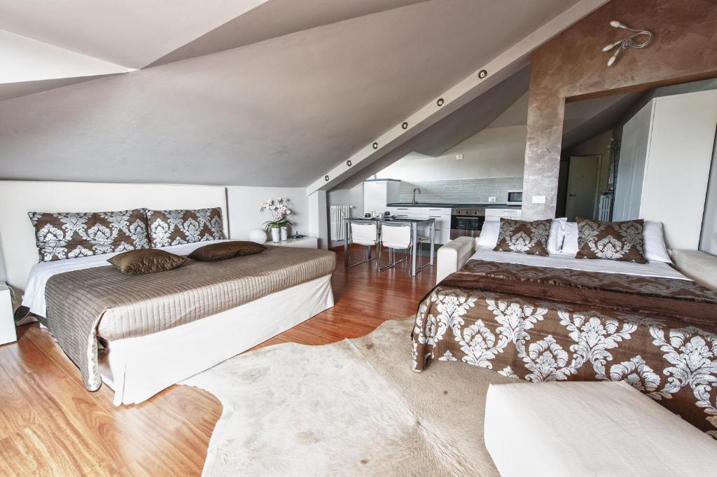 Cute & Cozy Terrace Apartment Бергамо Стая снимка