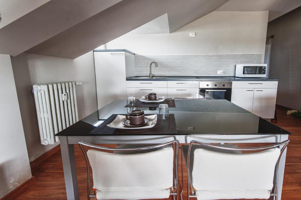 Cute & Cozy Terrace Apartment Бергамо Стая снимка