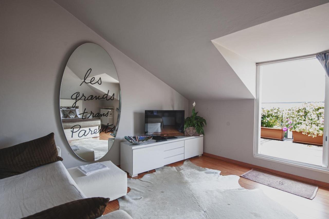 Cute & Cozy Terrace Apartment Бергамо Стая снимка